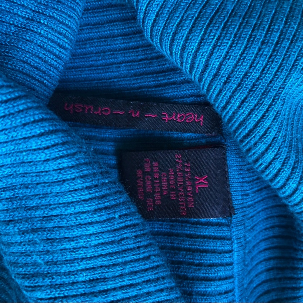 Turquoise sweater - Picture 3 of 3